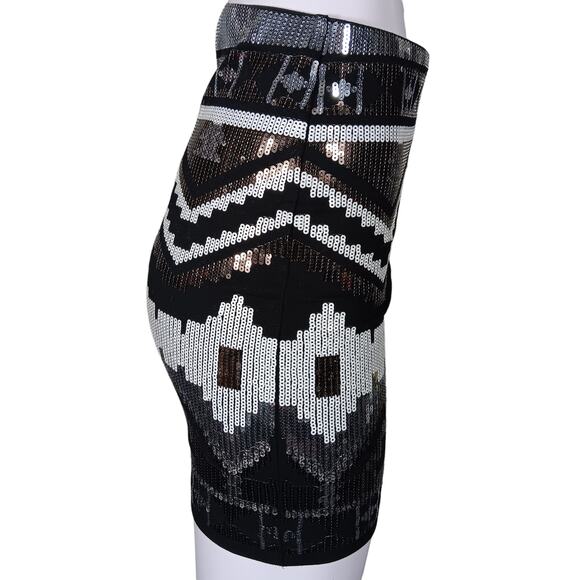 Express Sequin Fitted Skirt Size XS Aztec Pattern Pull On Black and White - Picture 4 of 5